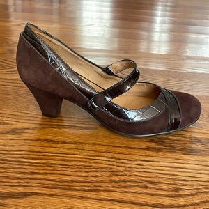 Nurture by Lamaze, Women's Greta maryjane heels, brown suede, Size 9.5M